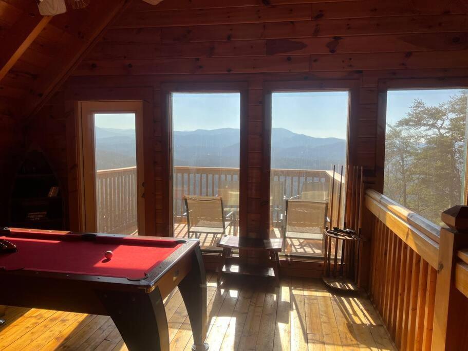 Yogi'S Den: Breathtaking Views! 3 Min To Dollywood, On 1 Acre! Vila Sevierville Exterior foto