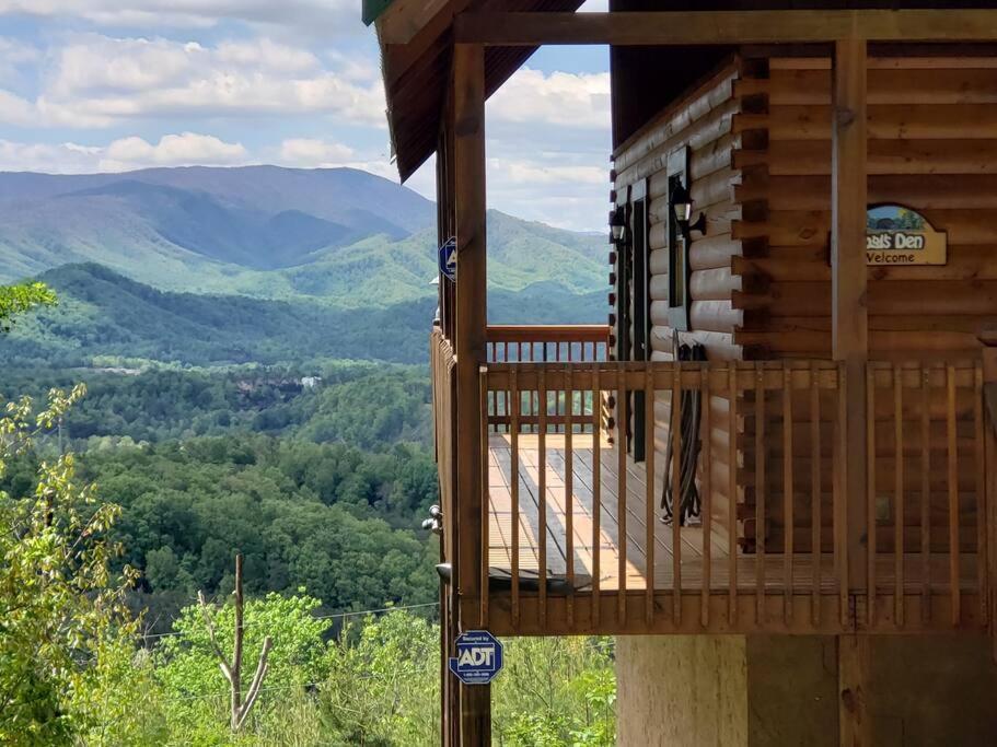 Yogi'S Den: Breathtaking Views! 3 Min To Dollywood, On 1 Acre! Vila Sevierville Exterior foto