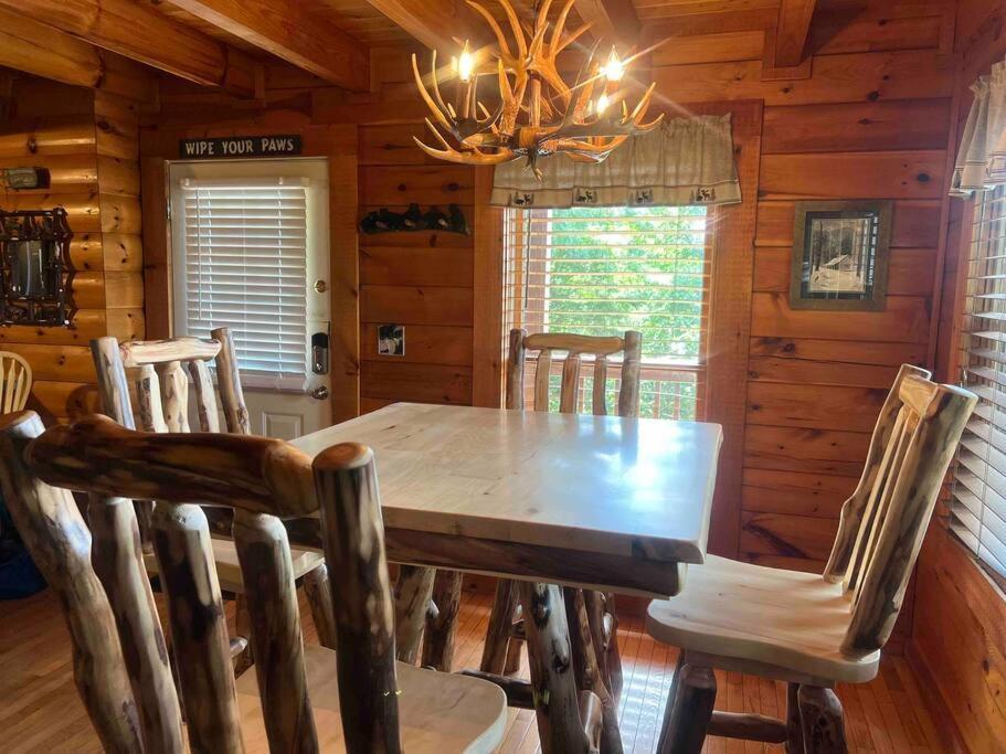 Yogi'S Den: Breathtaking Views! 3 Min To Dollywood, On 1 Acre! Vila Sevierville Exterior foto