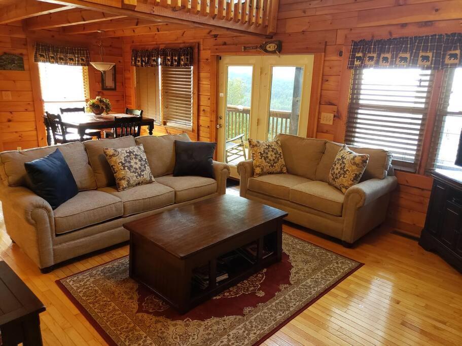 Yogi'S Den: Breathtaking Views! 3 Min To Dollywood, On 1 Acre! Vila Sevierville Exterior foto