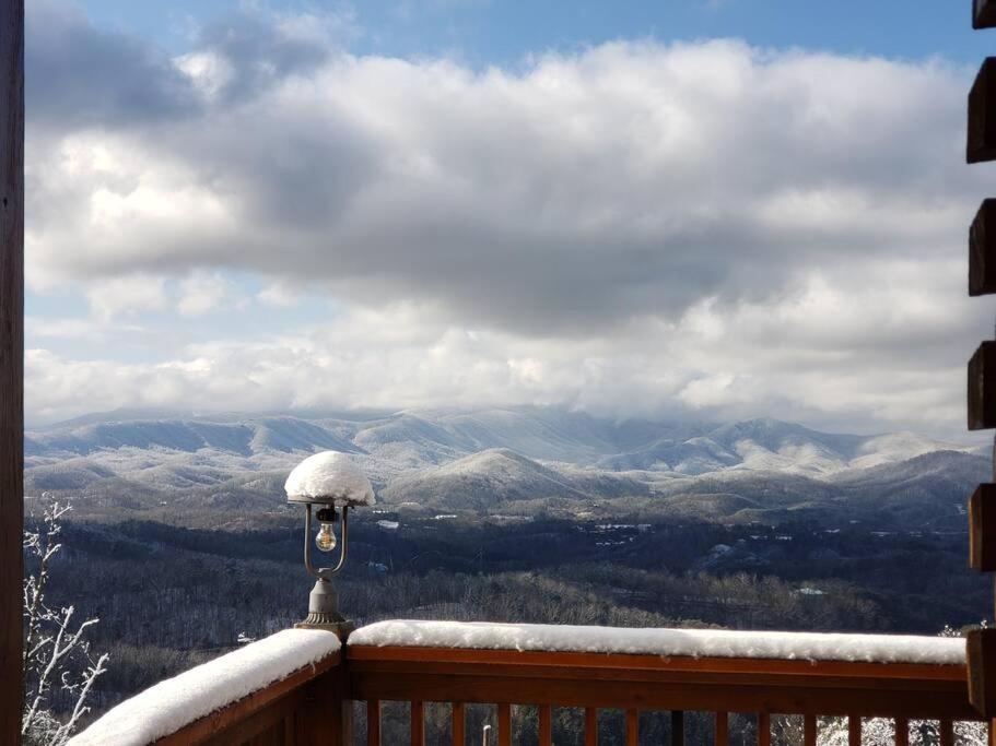 Yogi'S Den: Breathtaking Views! 3 Min To Dollywood, On 1 Acre! Vila Sevierville Exterior foto