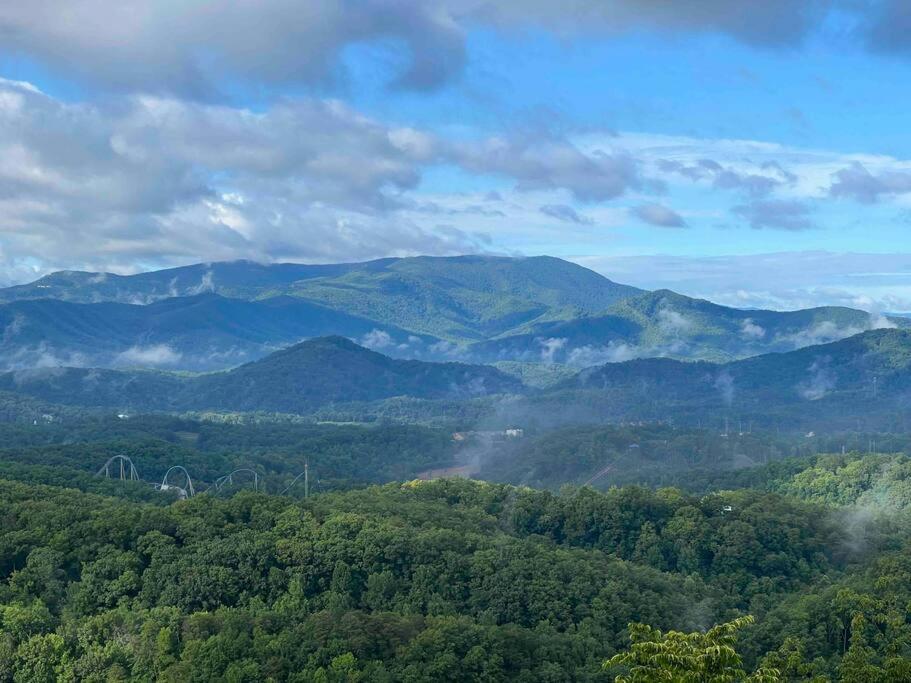 Yogi'S Den: Breathtaking Views! 3 Min To Dollywood, On 1 Acre! Vila Sevierville Exterior foto