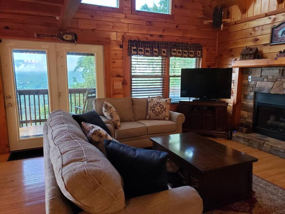Yogi'S Den: Breathtaking Views! 3 Min To Dollywood, On 1 Acre! Vila Sevierville Exterior foto